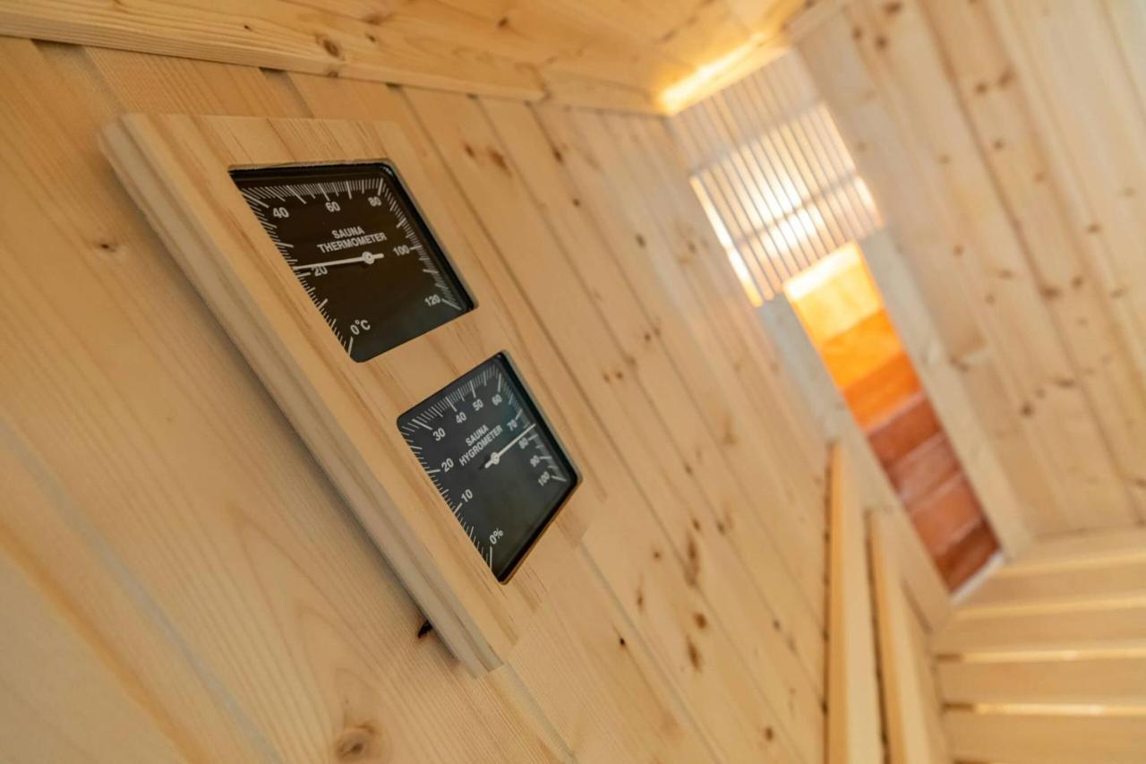 Aszuvilag Rezidencia With Sauna & Jacuzzi Legyesbenye Экстерьер фото