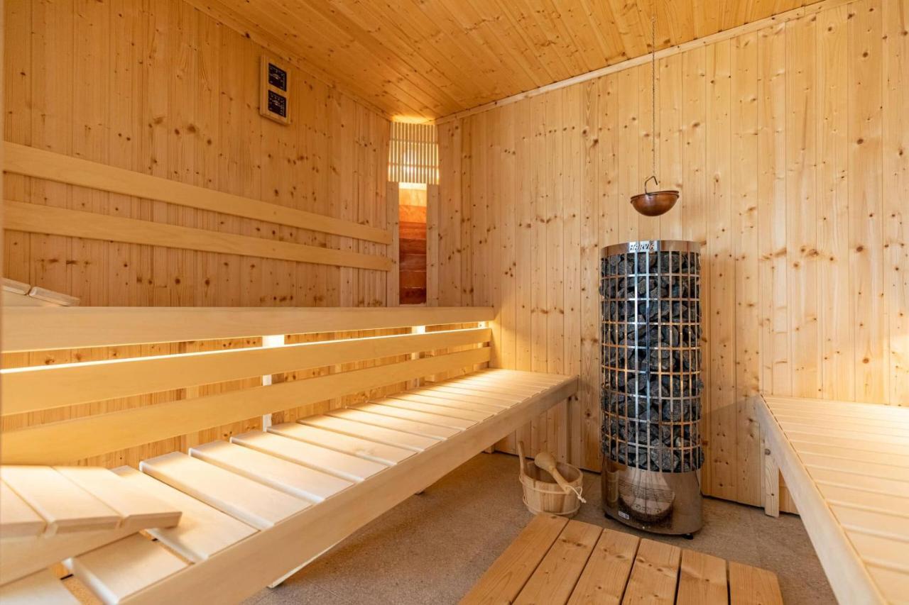 Aszuvilag Rezidencia With Sauna & Jacuzzi Legyesbenye Экстерьер фото