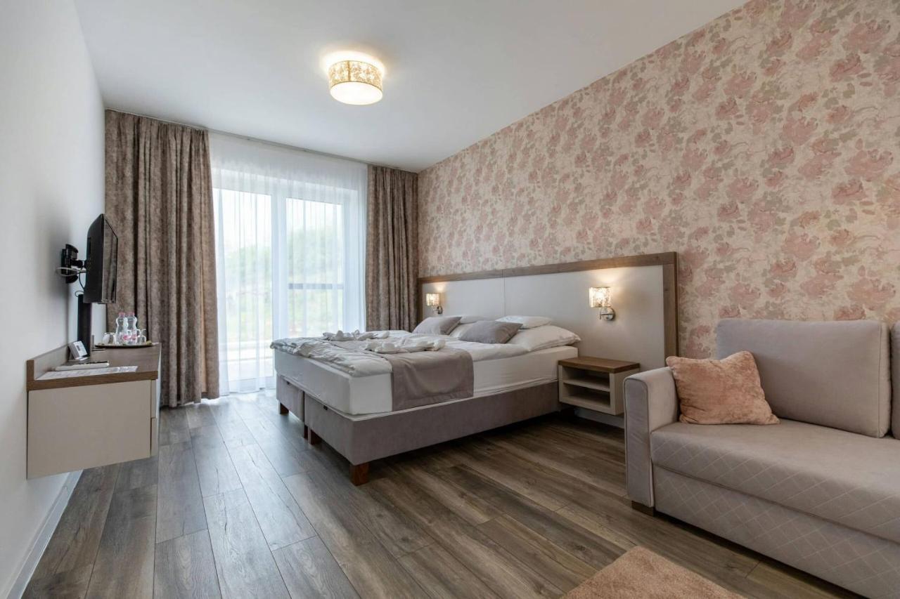 Aszuvilag Rezidencia With Sauna & Jacuzzi Legyesbenye Экстерьер фото